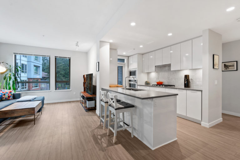 211-2663 Library Lane, North Vancouver, Lynn Valley