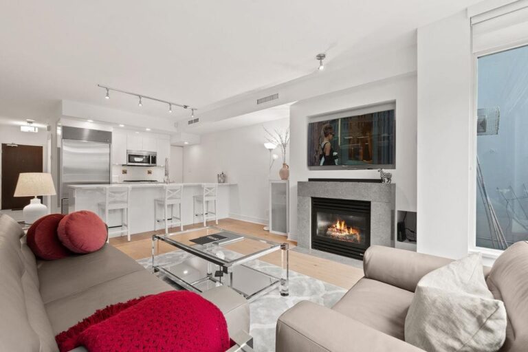 TH5 1650 BAYSHORE DRIVE